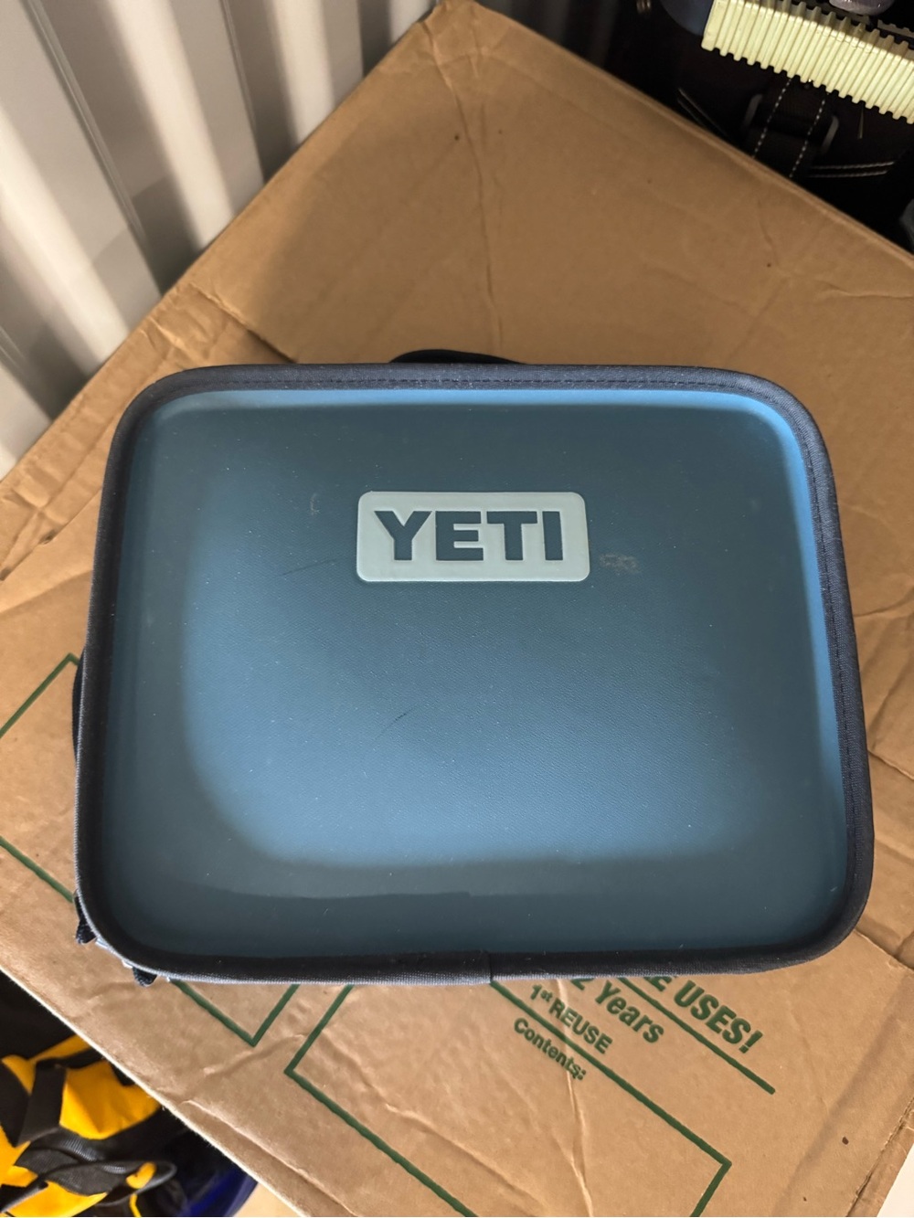 Nordic blue Yeti lunchbox